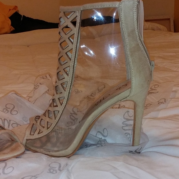 Shoes - Picture 2 of 6